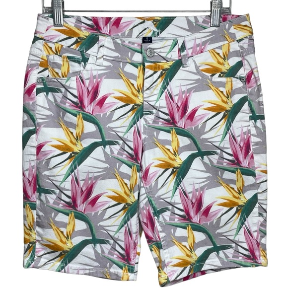 Tommy Bahama Women’s Denim Bermuda Shorts Bird Of Paradise Floral Sz 6 - Picture 1 of 11